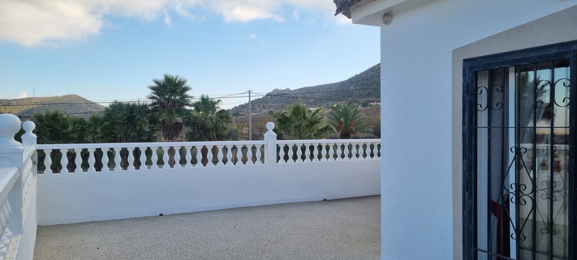 Pool area in villa for sale in Hondon de los Frailes