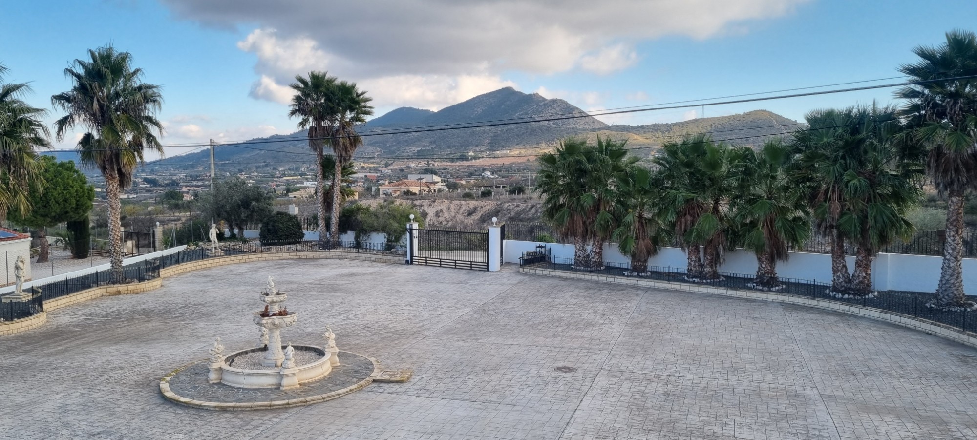Pool area in villa for sale in Hondon de los Frailes
