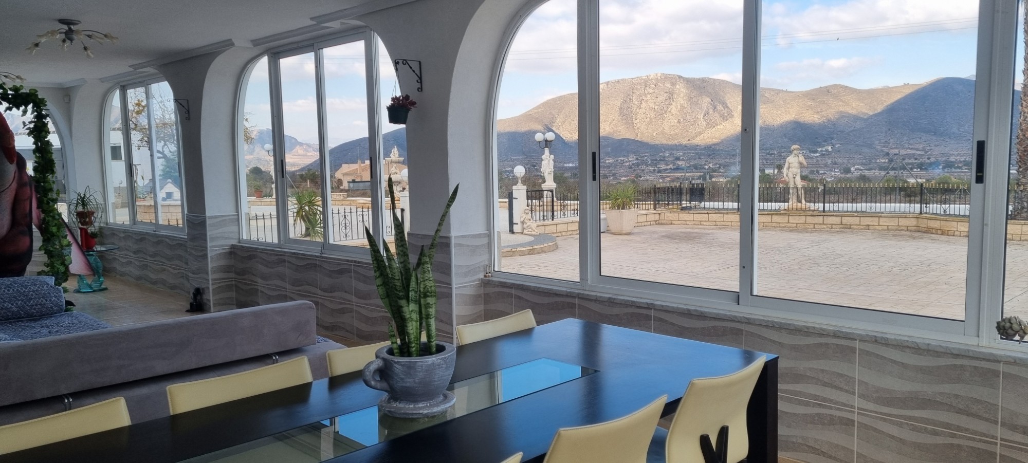 Dining area in villa for sale in Hondon de los Frailes