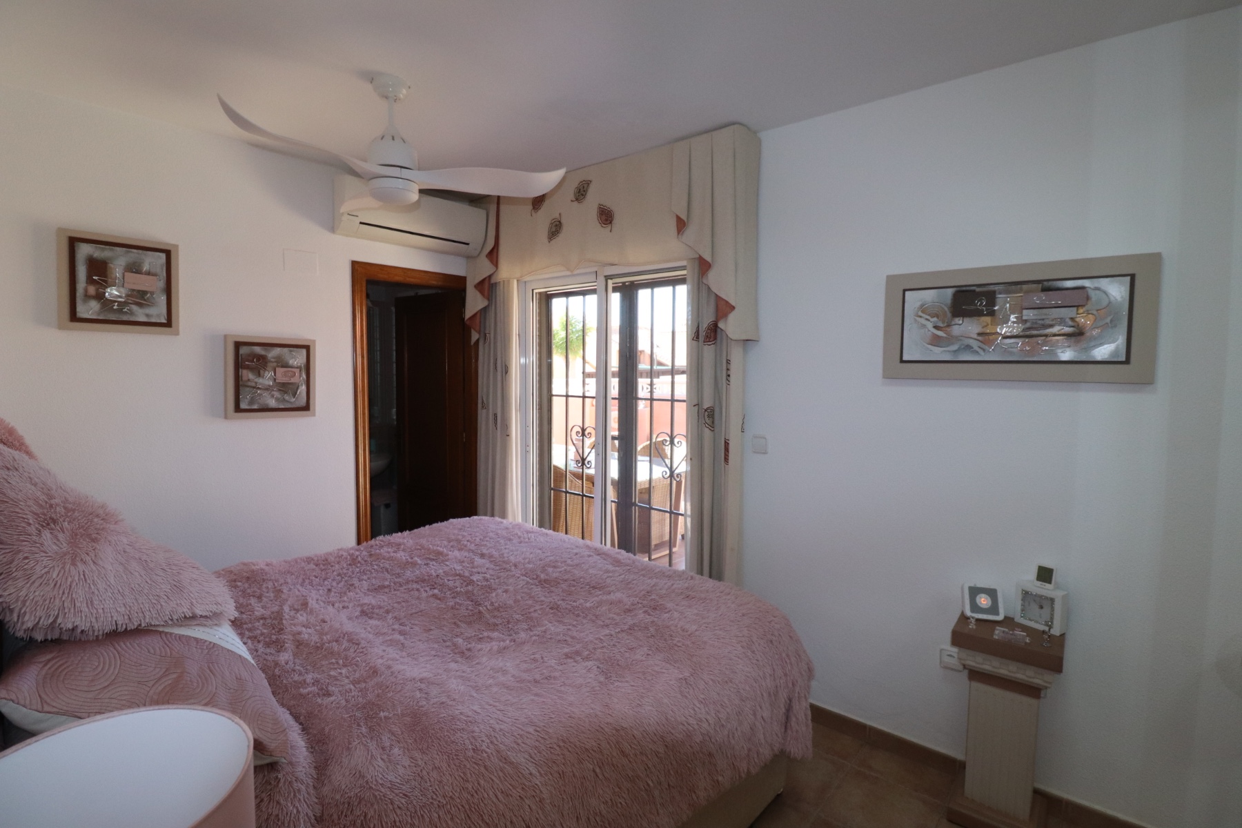 Master bedroom in terraced for sale in Fortuna