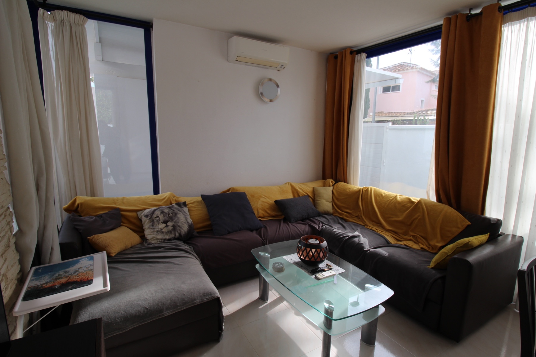 Living room in villa for sale in Fortuna