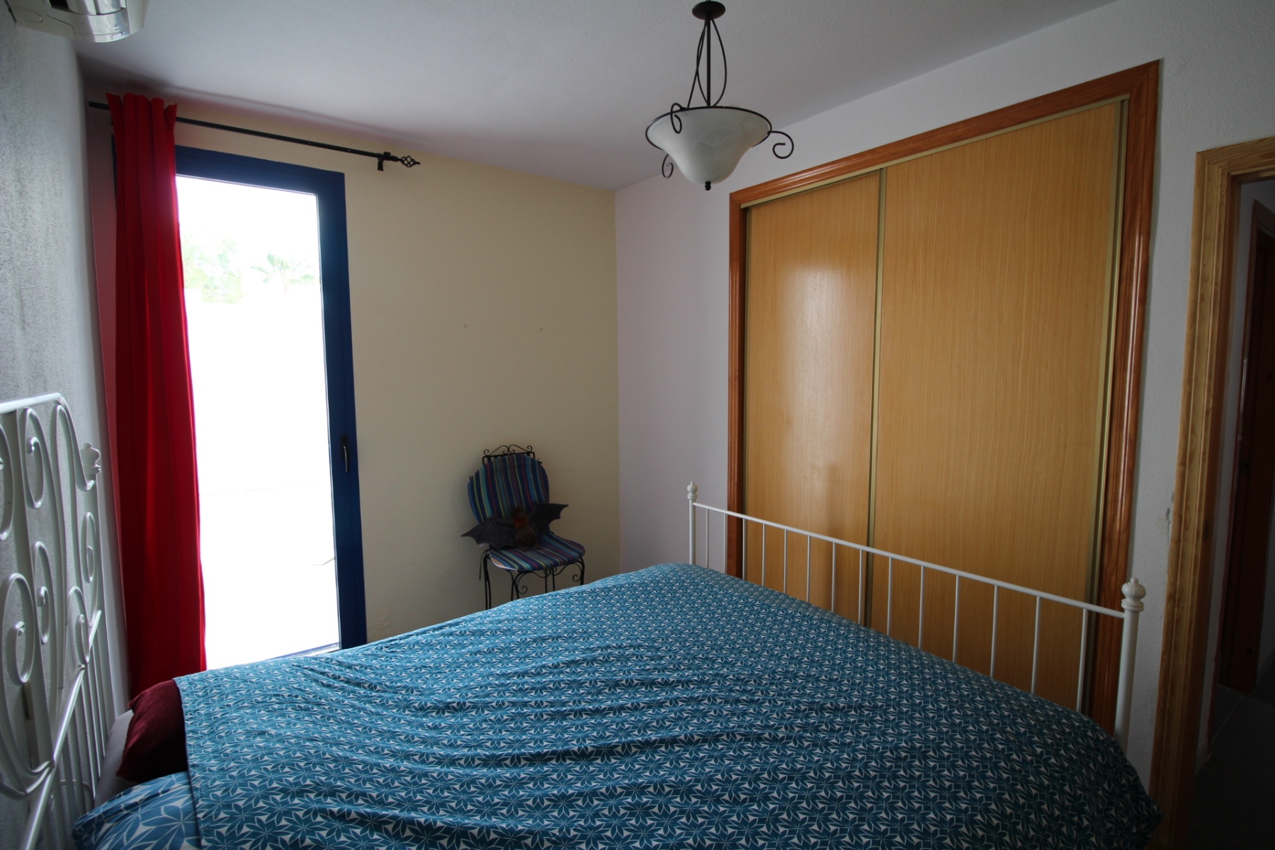 Master bedroom in villa for sale in Fortuna