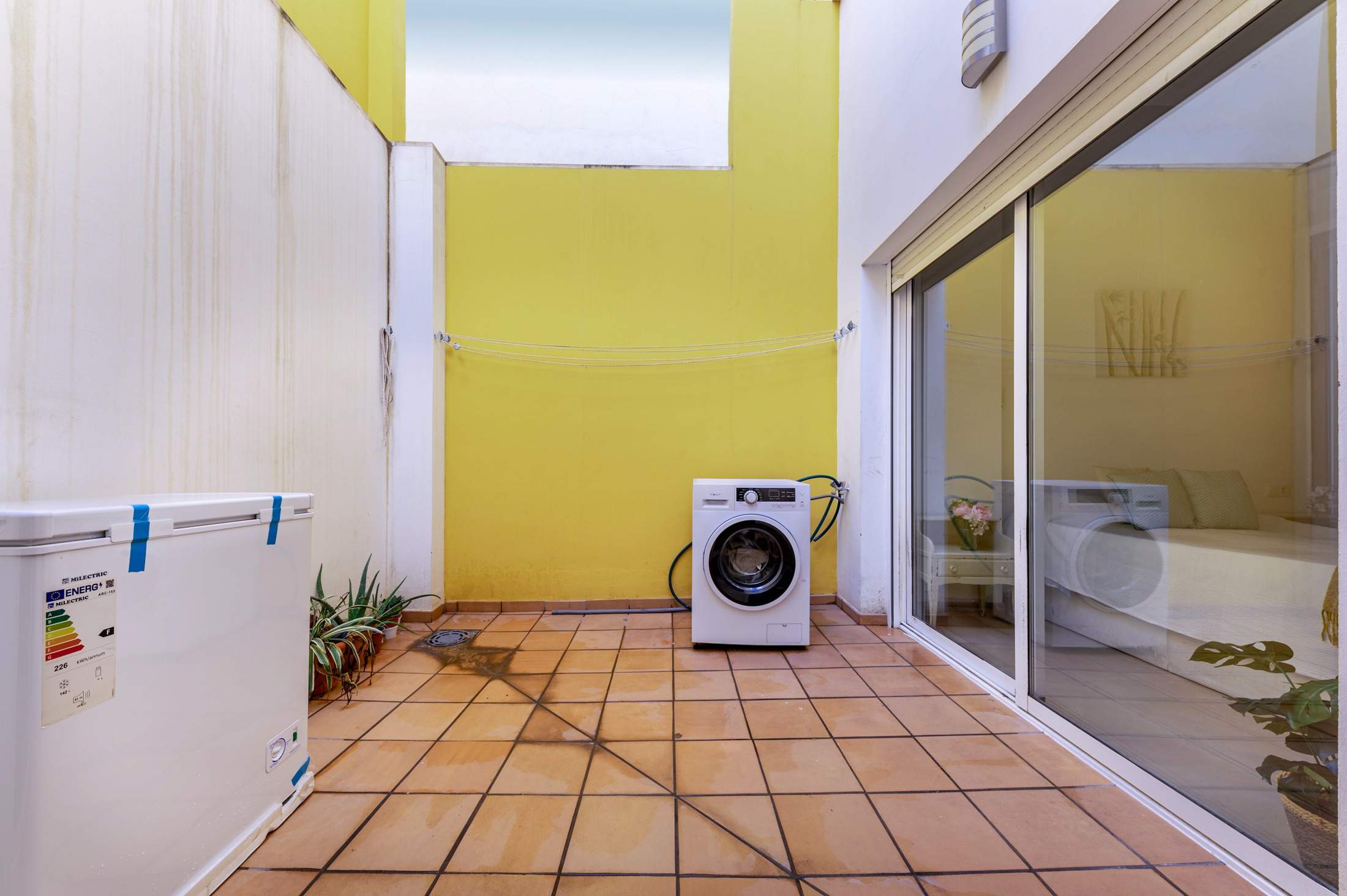 Master bedroom in apartment for sale in Alicante