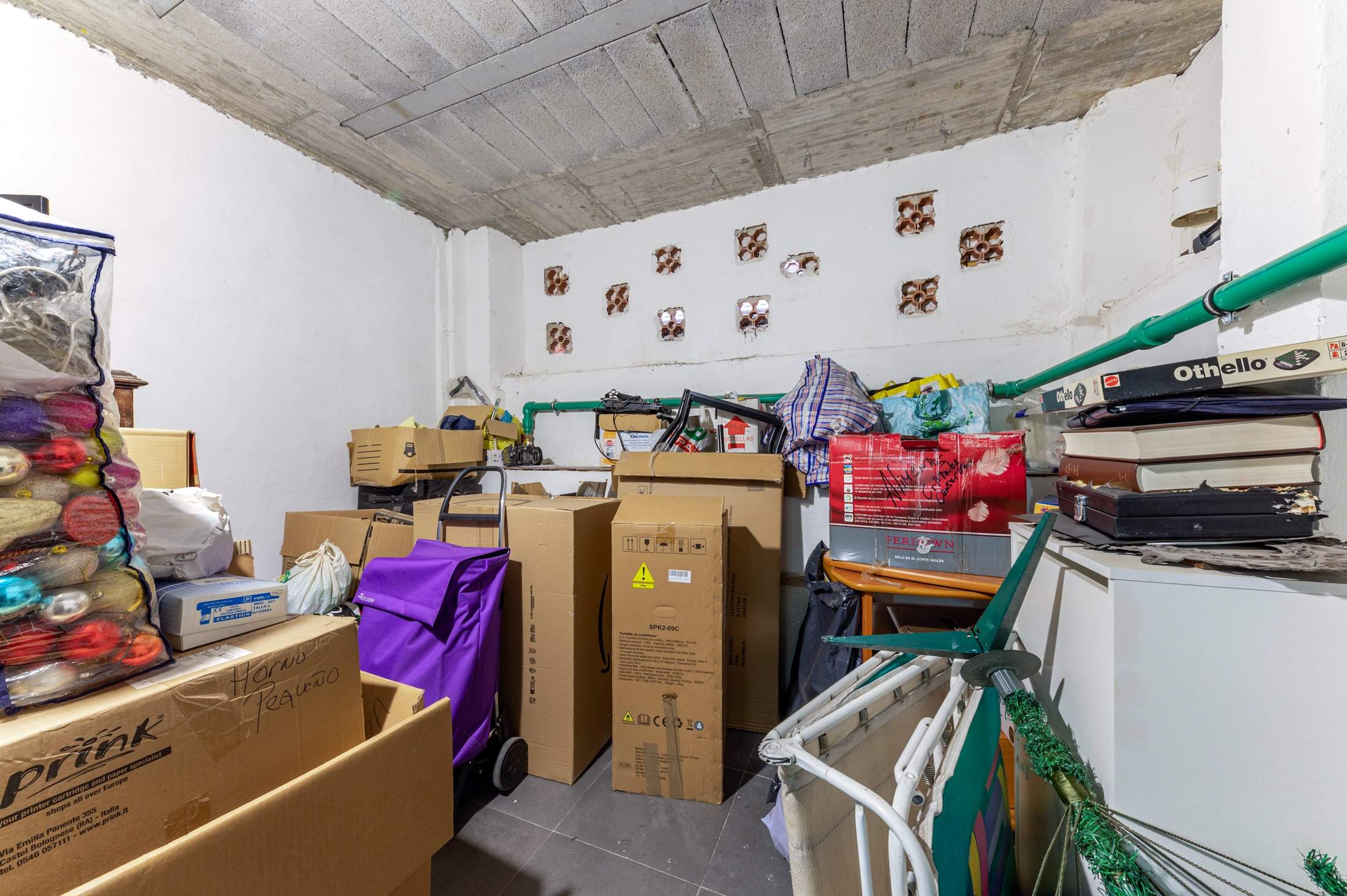 Bedroom in apartment for sale in Alicante