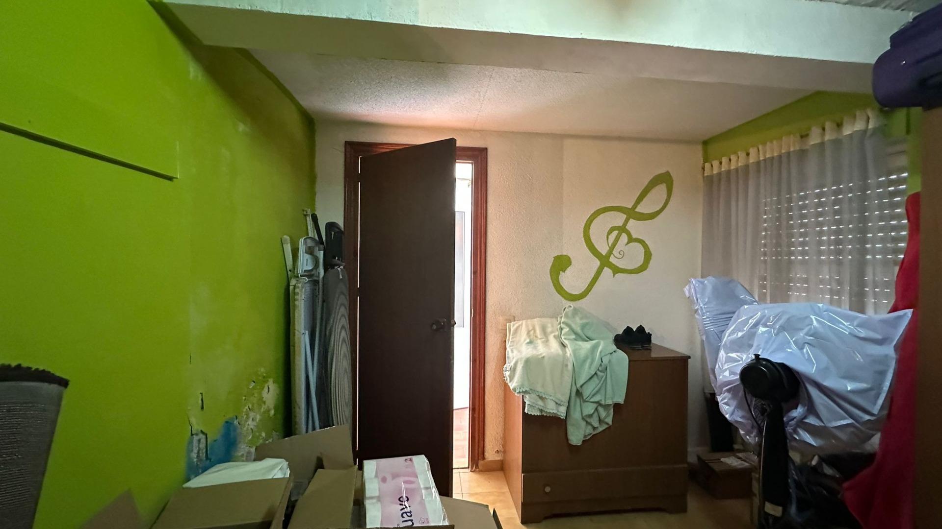 Bedroom in apartment for sale in Torrevieja