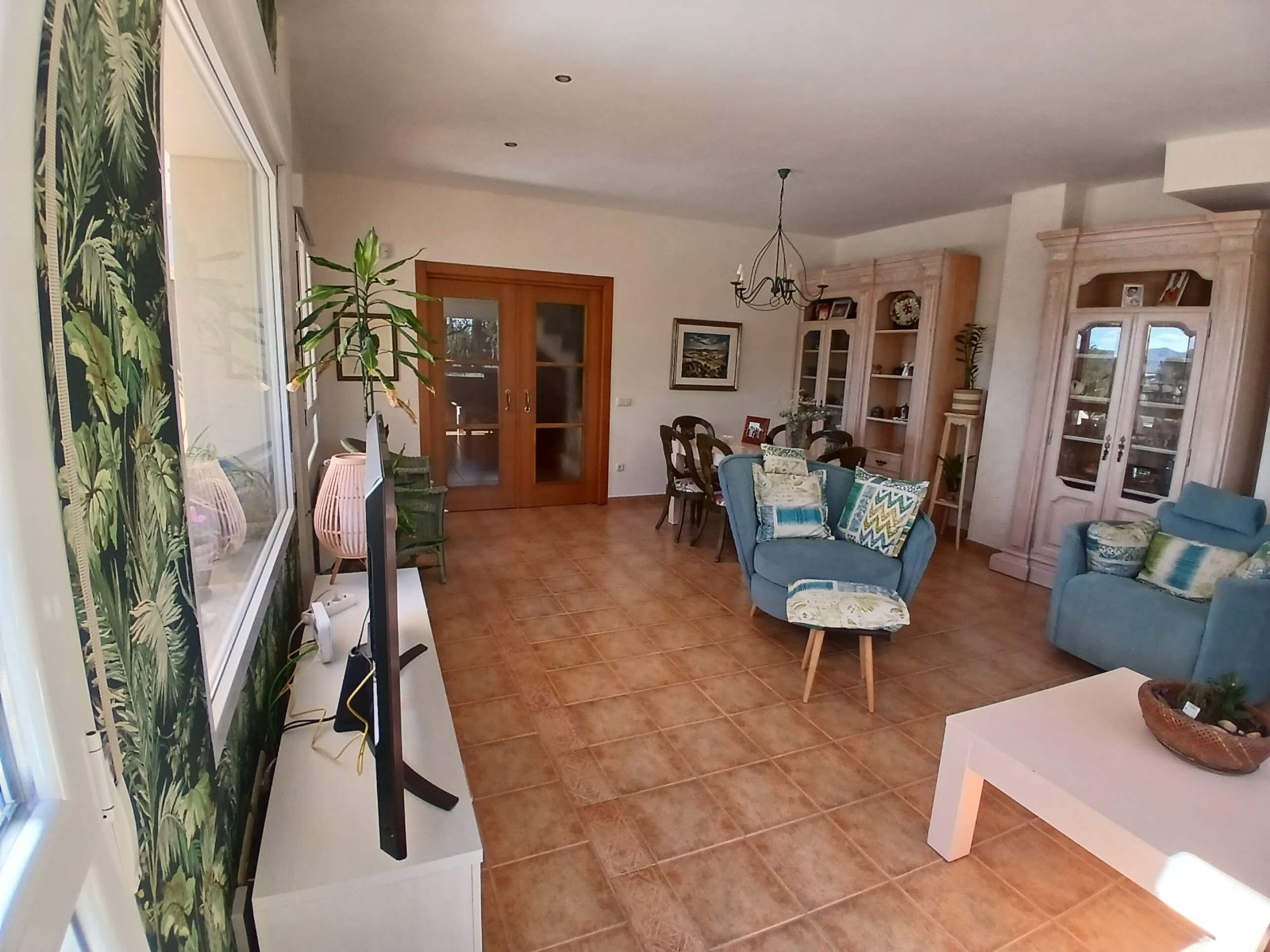 Living room in villa for sale in Yecla