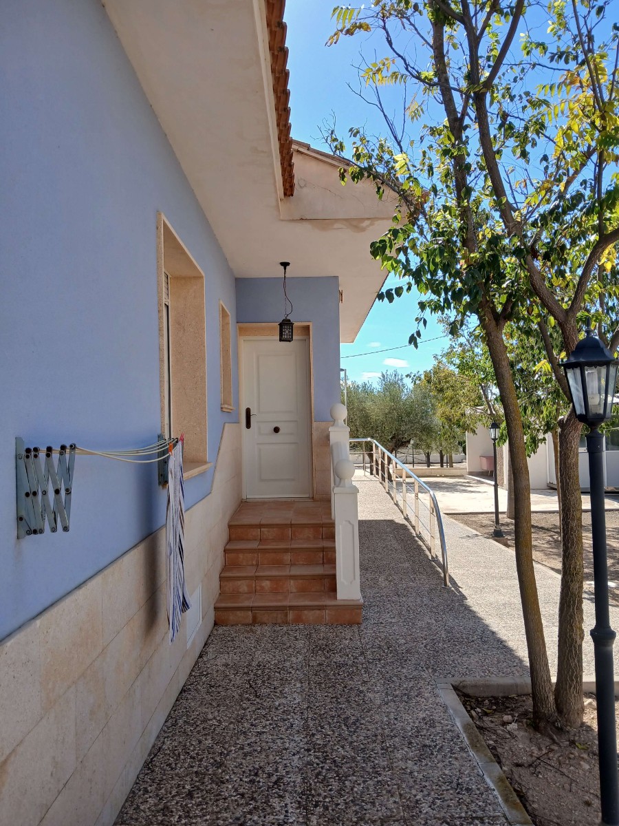 Living room in villa for sale in Yecla