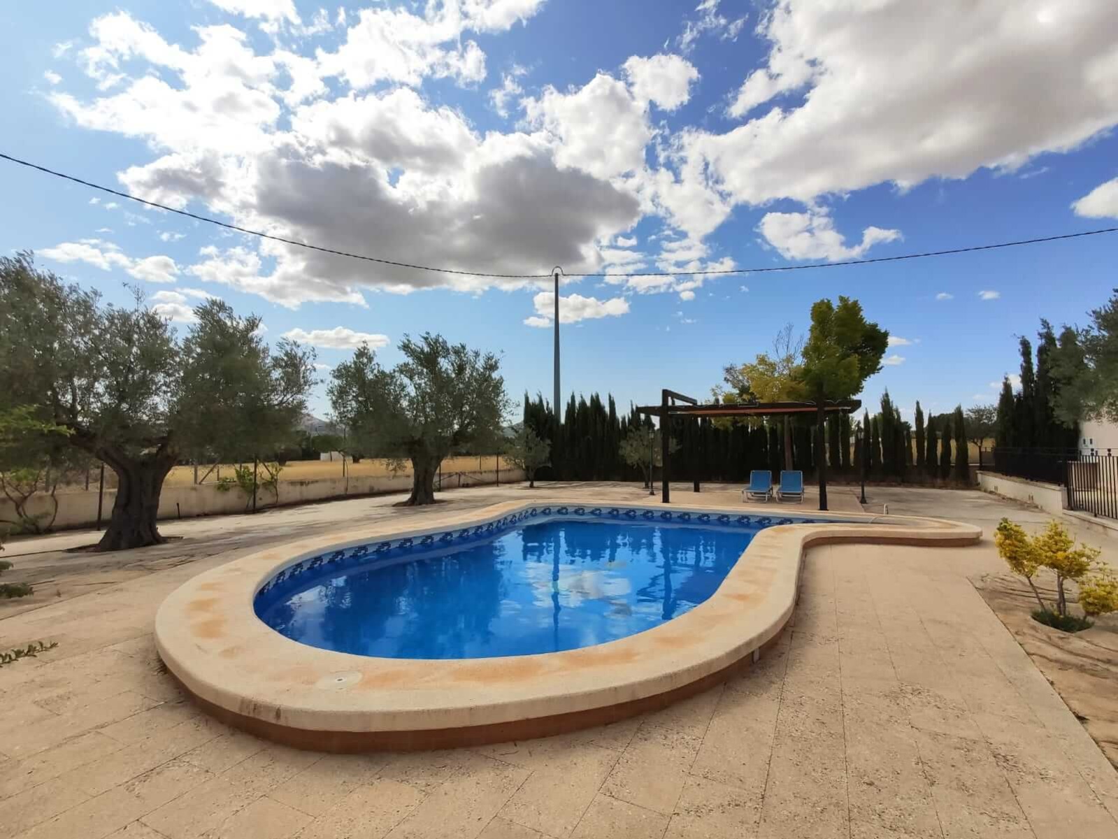 Living room in villa for sale in Yecla