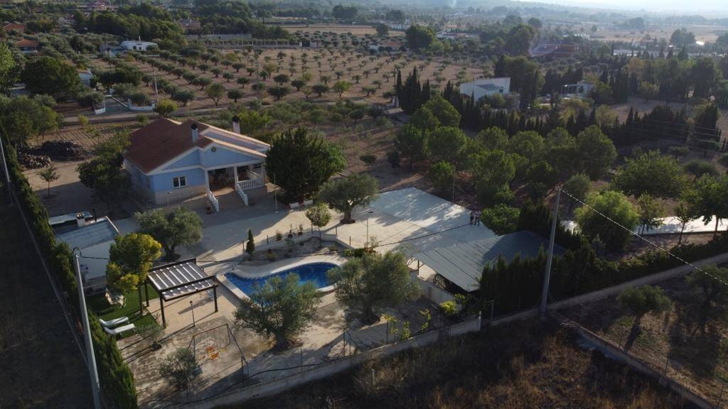 Garden in villa for sale in Yecla