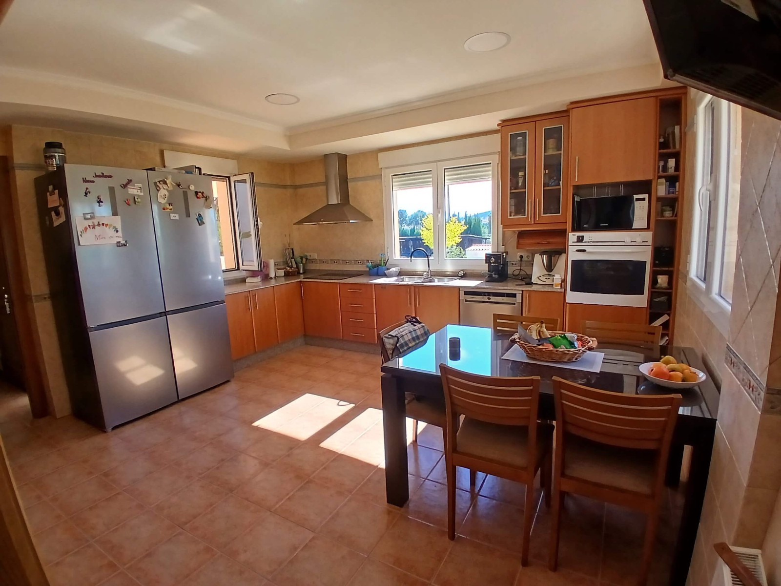 Pool area in villa for sale in Yecla