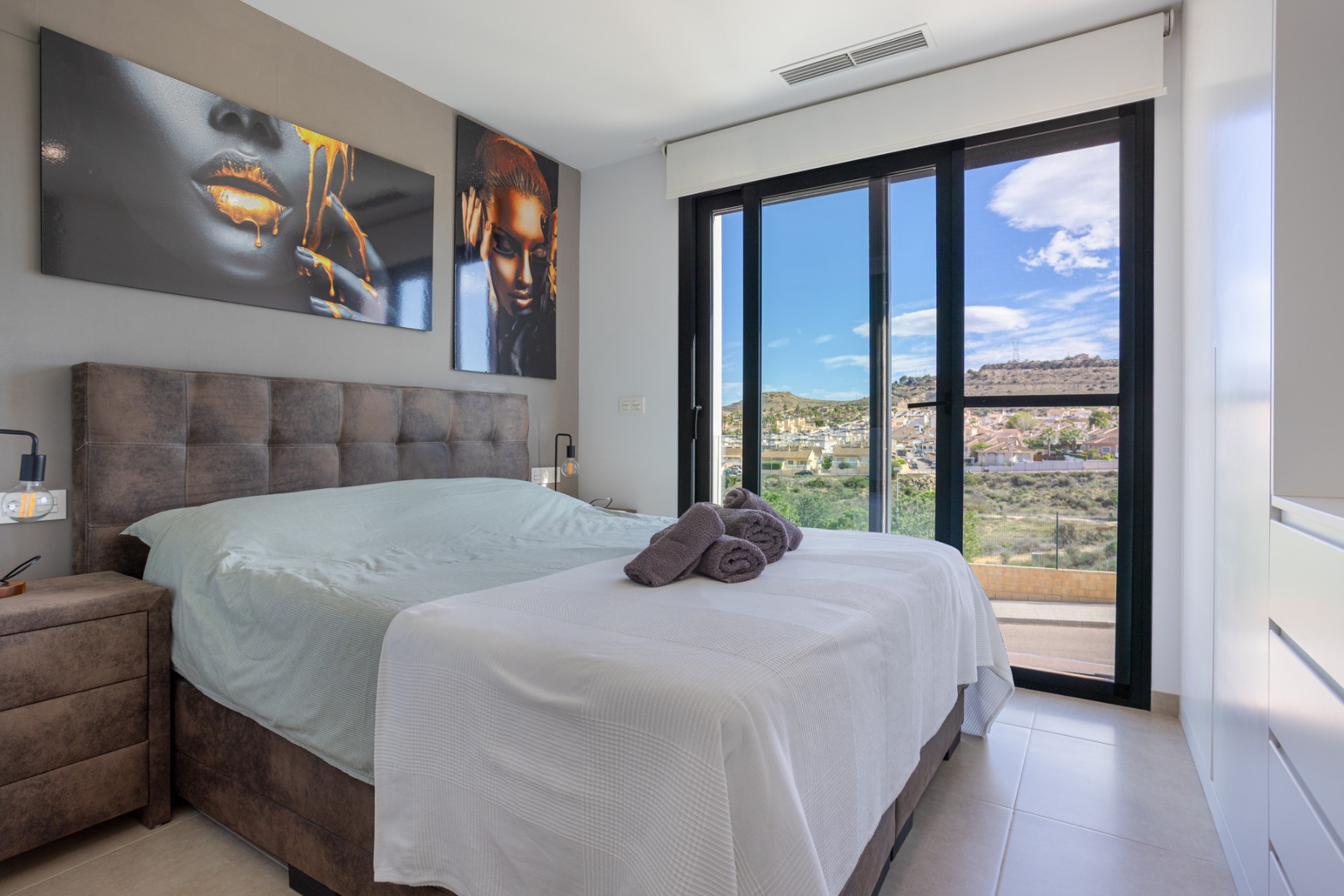 Bedroom in villa for sale in Benijofar