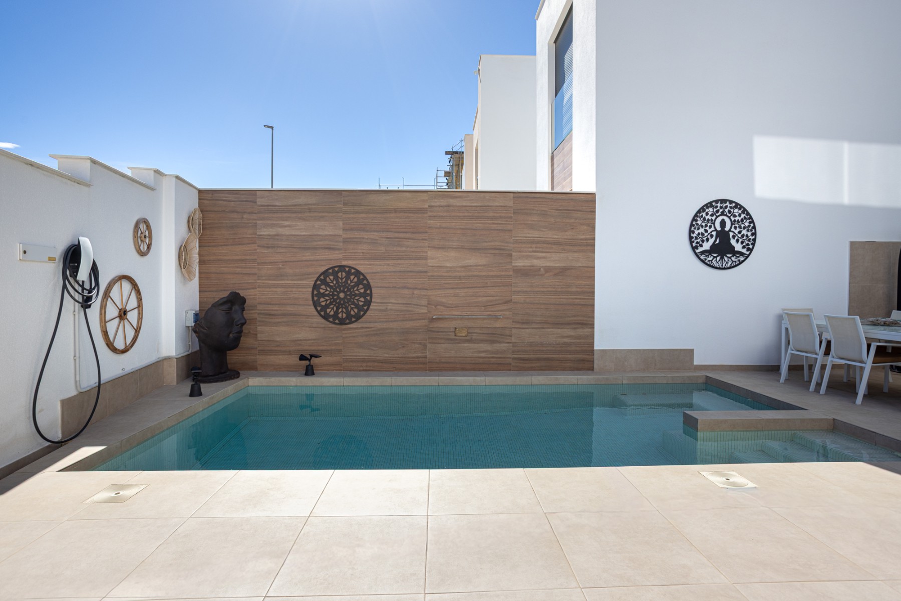 Pool area in villa for sale in Benijofar