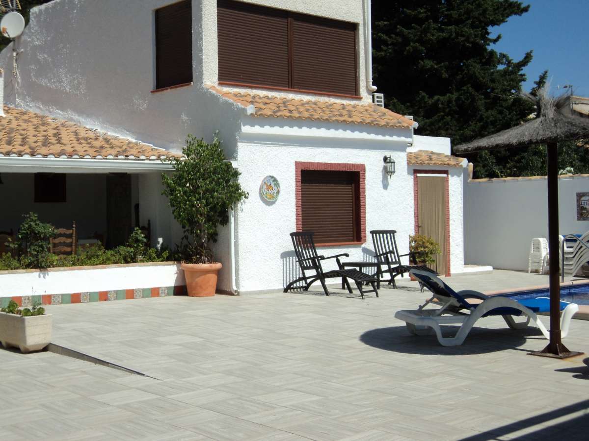 Exceptional detached villa for sale located in one of these most tranquil areas of Lomas de Cabo Roi