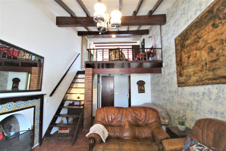 Exceptional detached villa for sale located in one of these most tranquil areas of Lomas de Cabo Roi