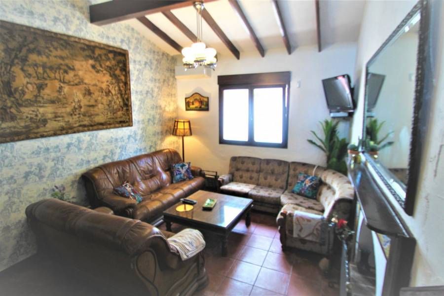Exceptional detached villa for sale located in one of these most tranquil areas of Lomas de Cabo Roi