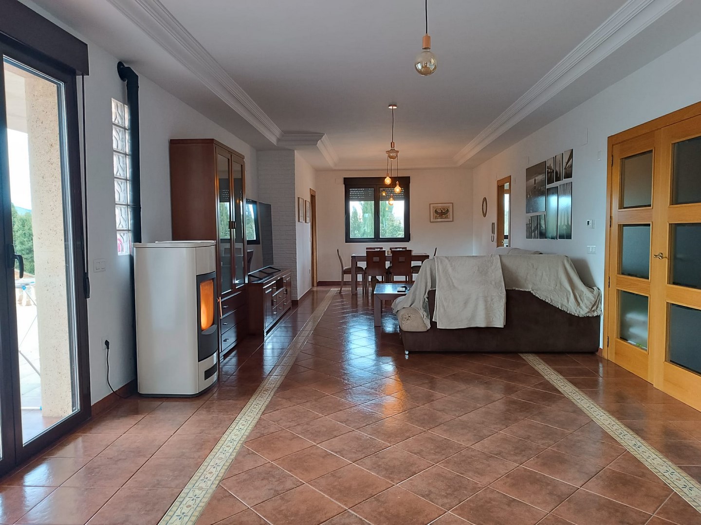 Living room in villa for sale in Yecla