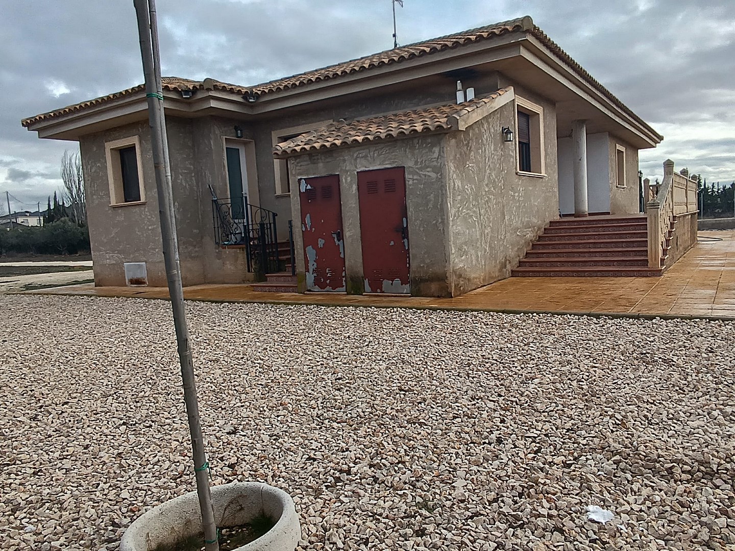 If you are looking for tranquility, generous space, and quality construction, this outstanding semi-