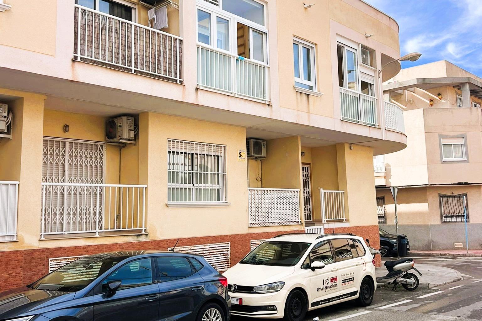 Terrace in apartment for sale in Torrevieja