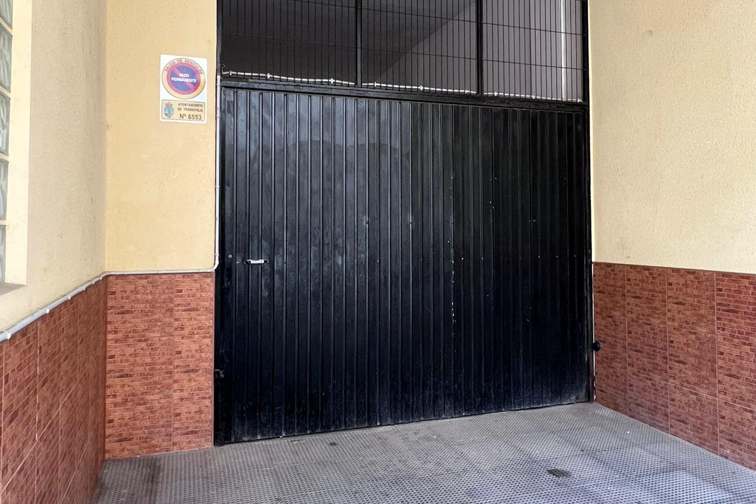 Pool area in apartment for sale in Torrevieja