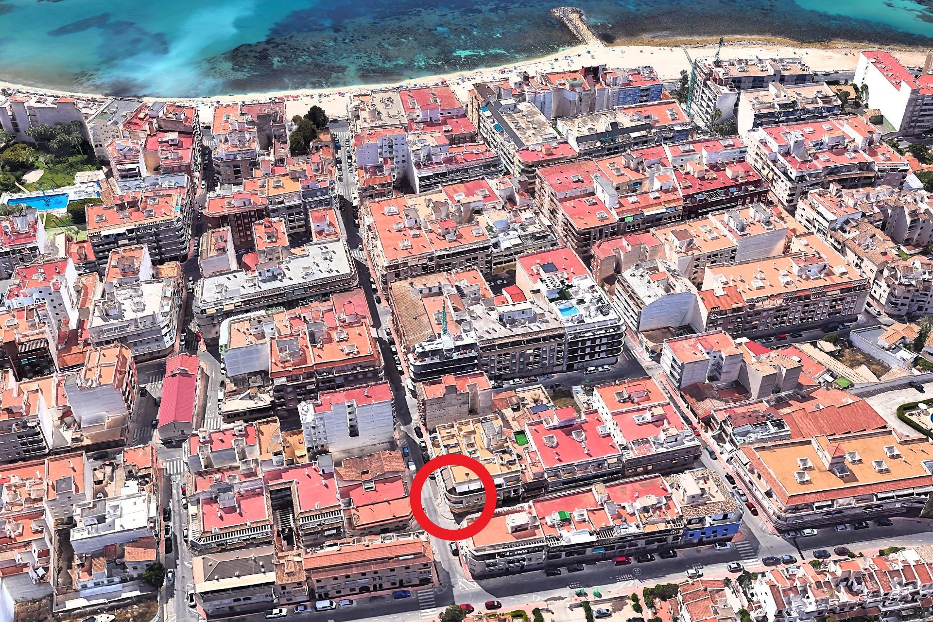 Bedroom in apartment for sale in Torrevieja