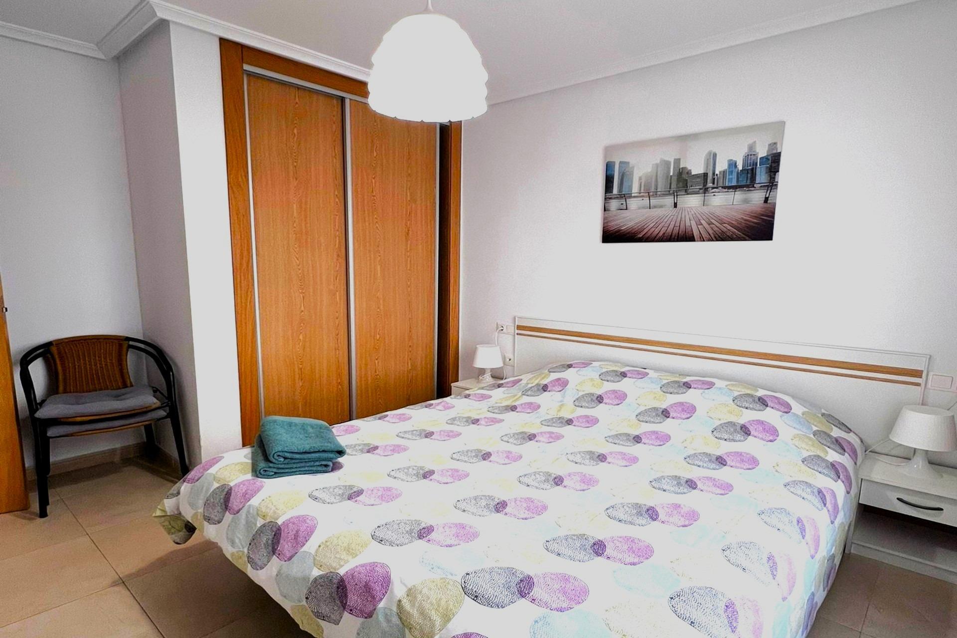 Bedroom in apartment for sale in Torrevieja