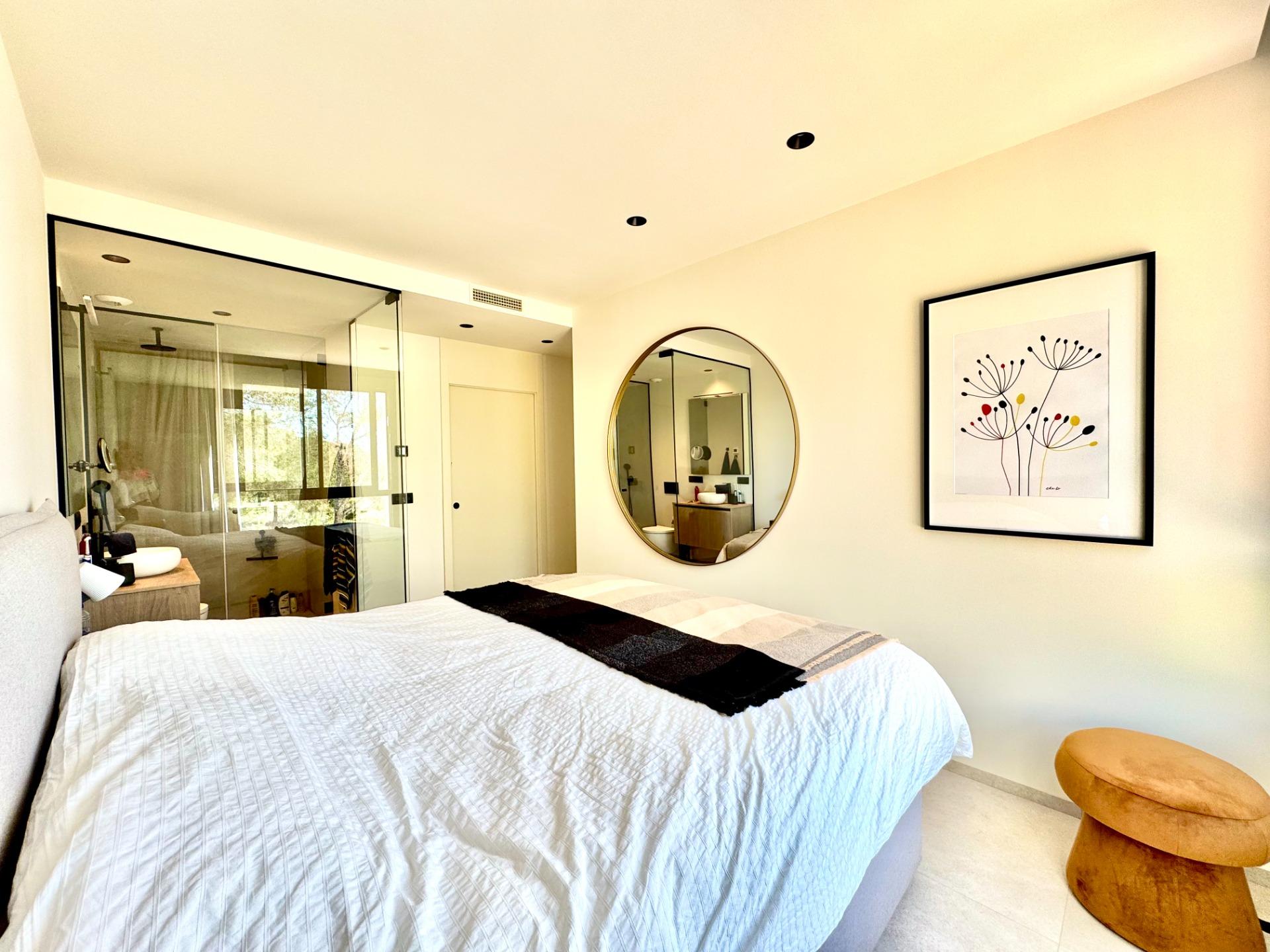 Modern Apartment in Las Colinas – Design & Location Experience contemporary living in this beautiful