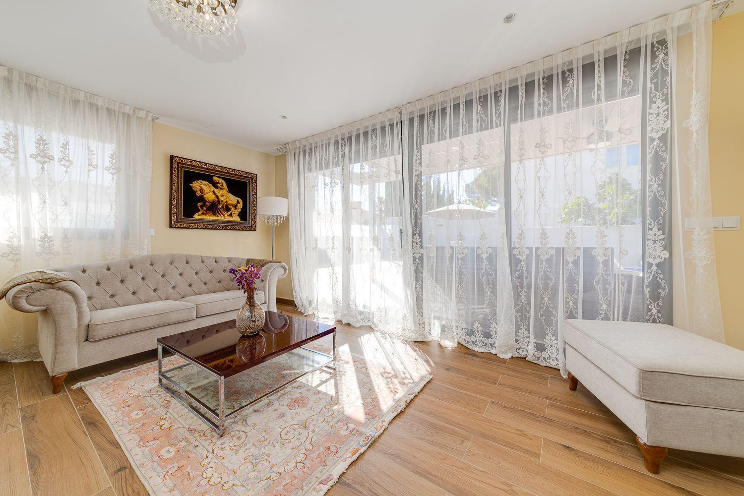 Exterior view in villa for sale in Torrevieja