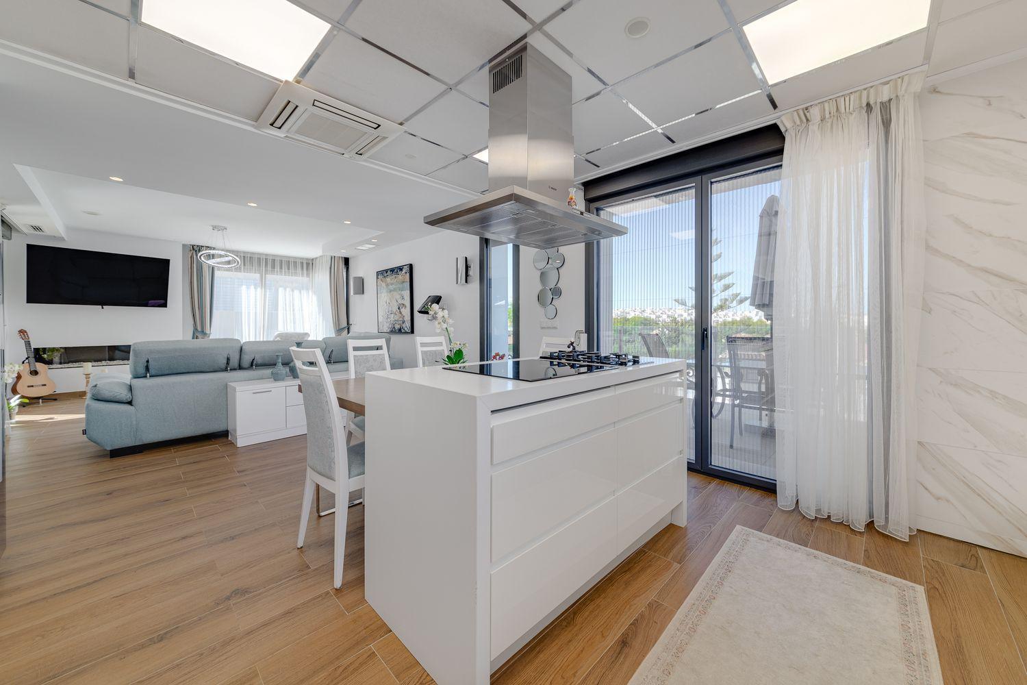 Living room in villa for sale in Torrevieja