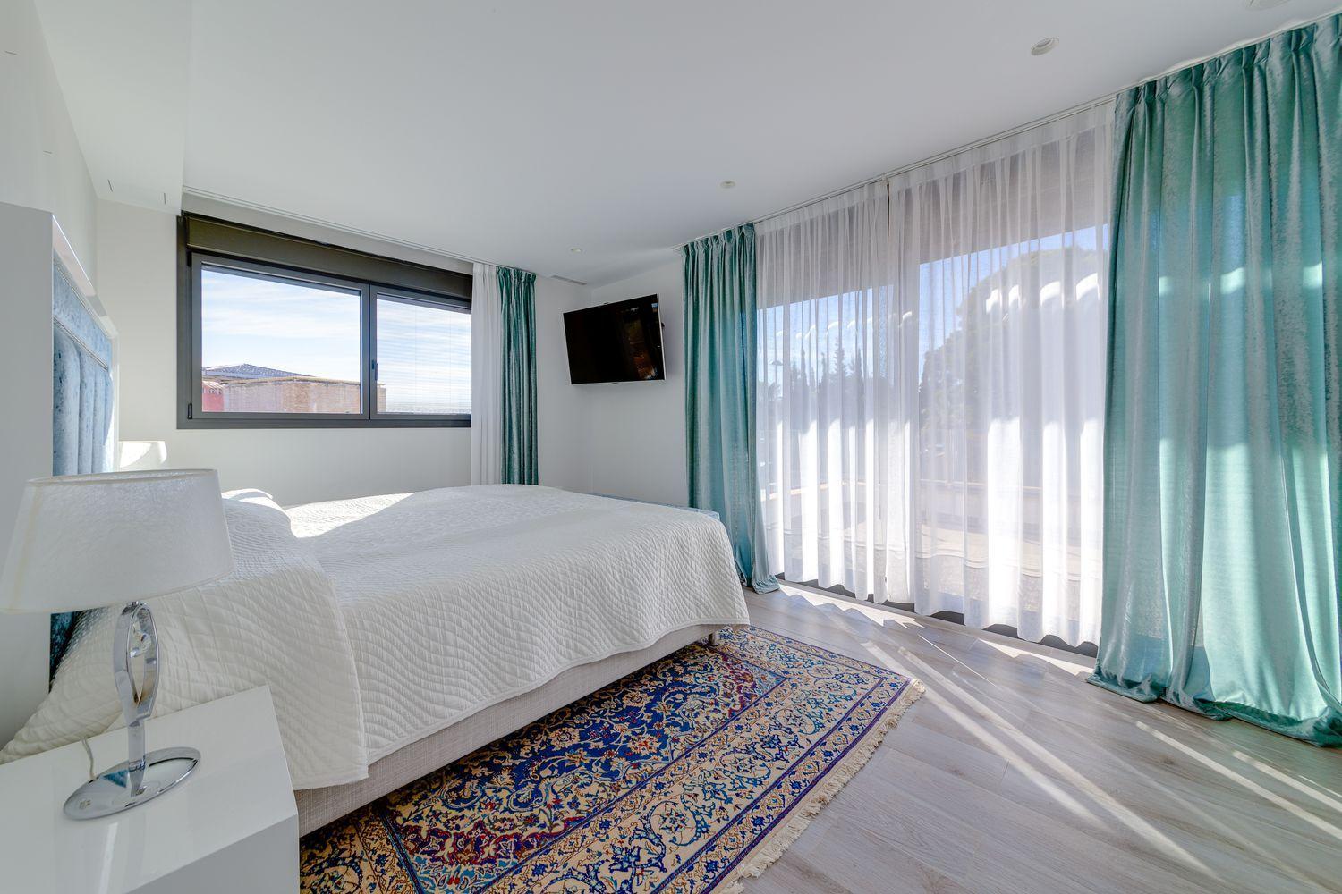Terrace in villa for sale in Torrevieja
