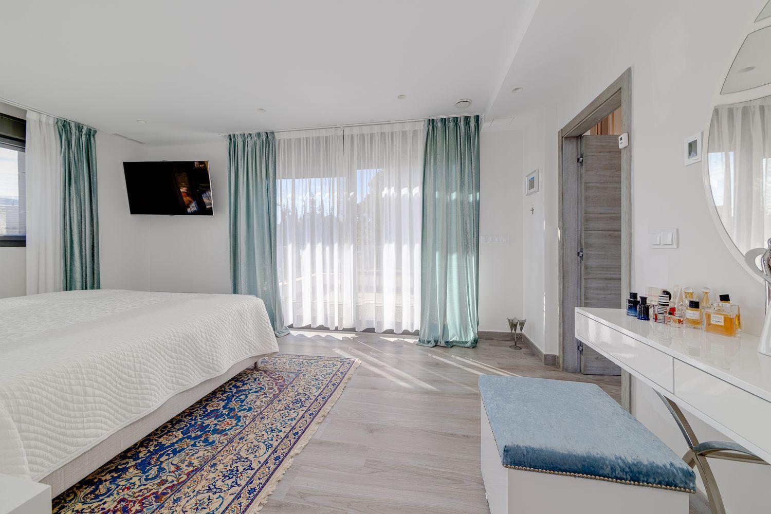 Pool area in villa for sale in Torrevieja