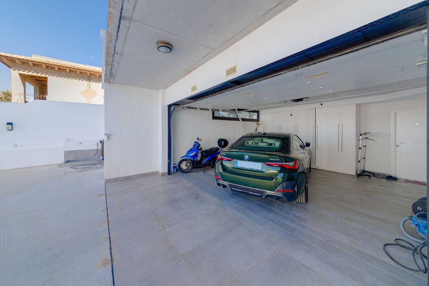 Pool area in villa for sale in Torrevieja