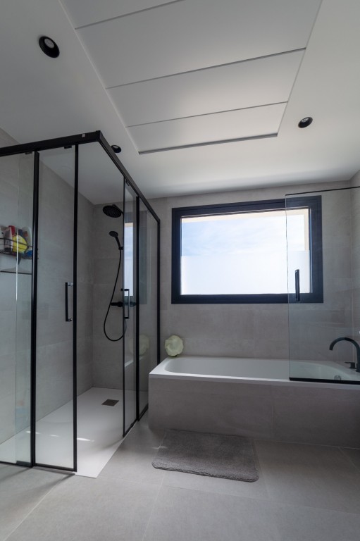 Master bedroom in villa for sale in Los Montesinos