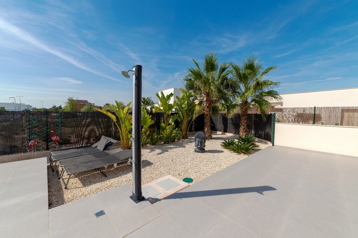 Pool area in villa for sale in Los Montesinos