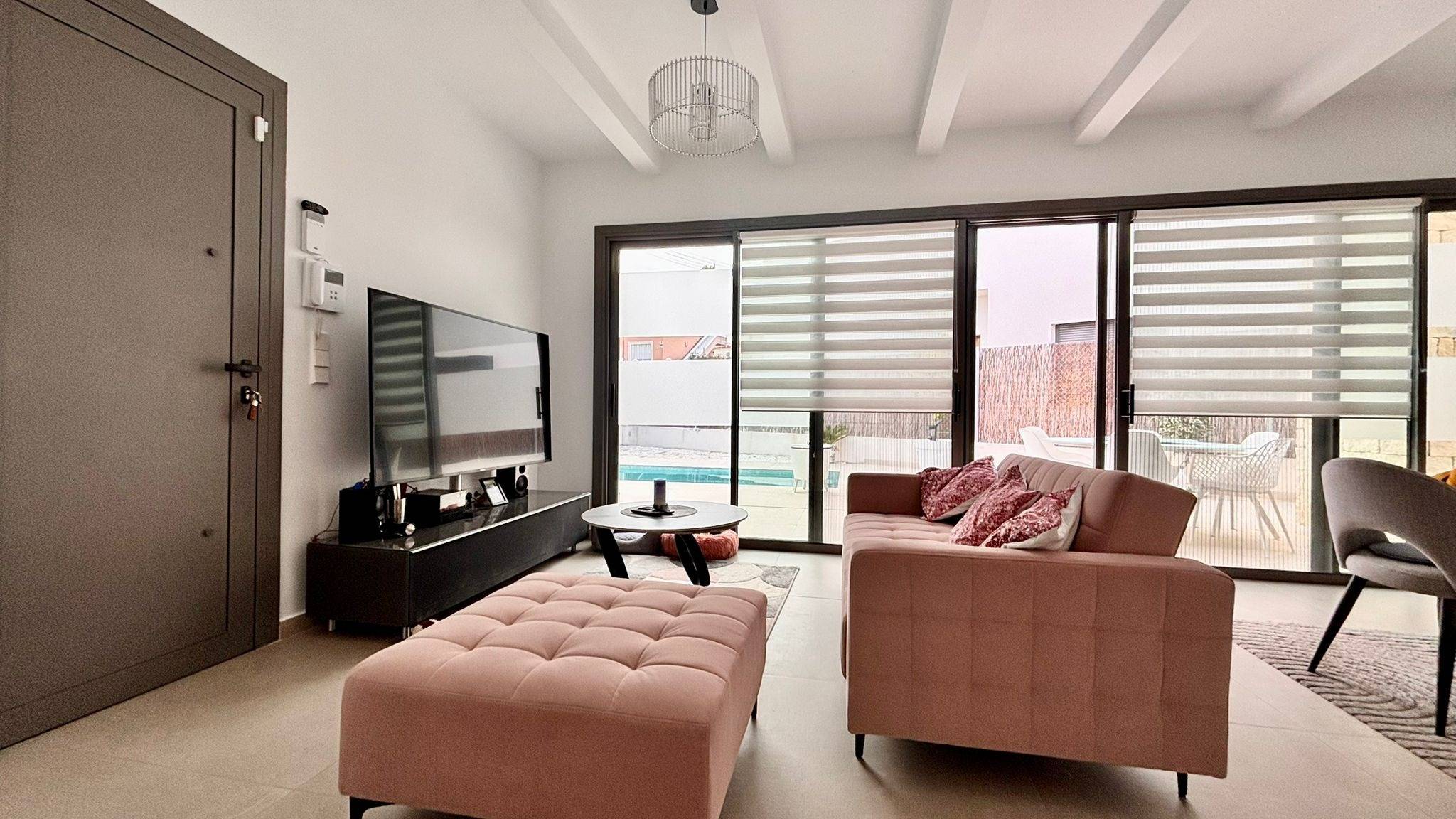 Discover this stunning detached villa located in the prestigious Blue Lagoon urbanisation in San Mig