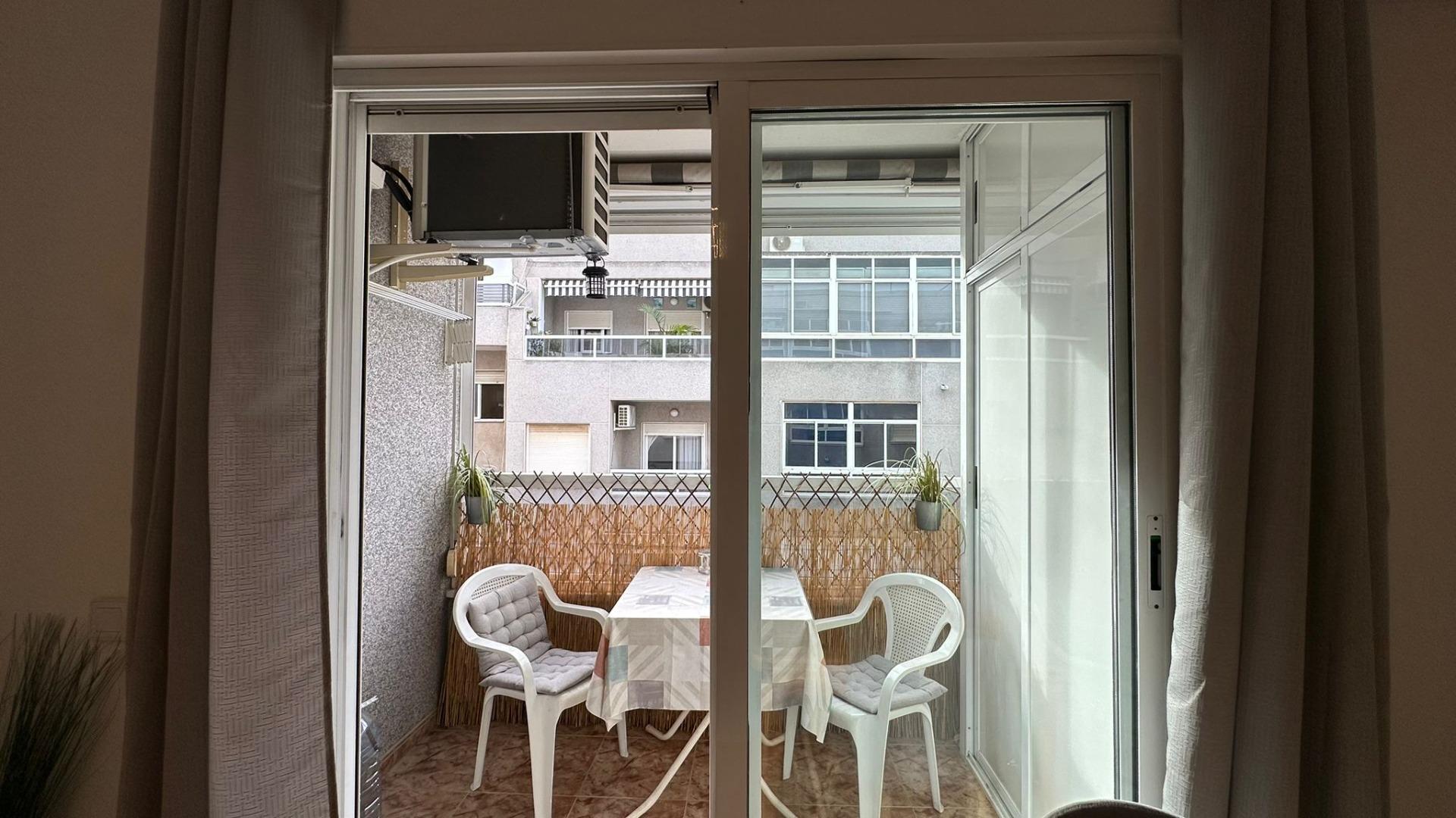 Bedroom in apartment for sale in Torrevieja