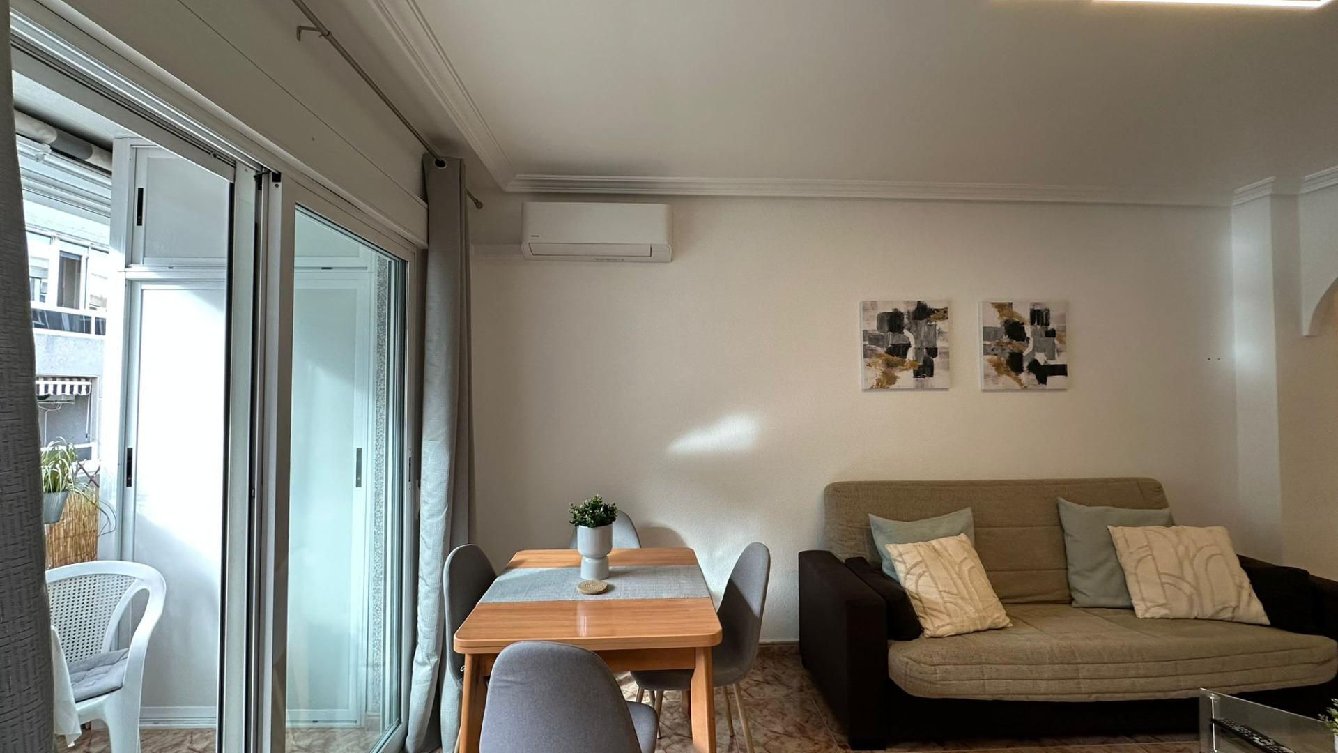 Terrace in apartment for sale in Torrevieja