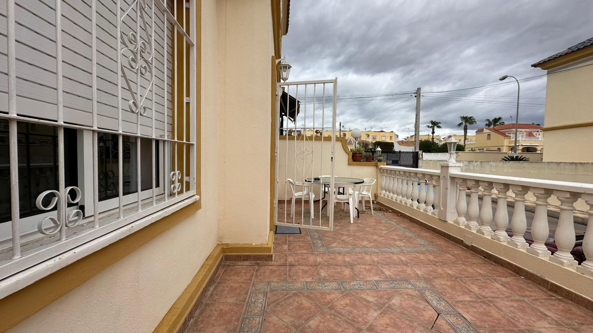 Kitchen in bungalow for sale in Orihuela Costa