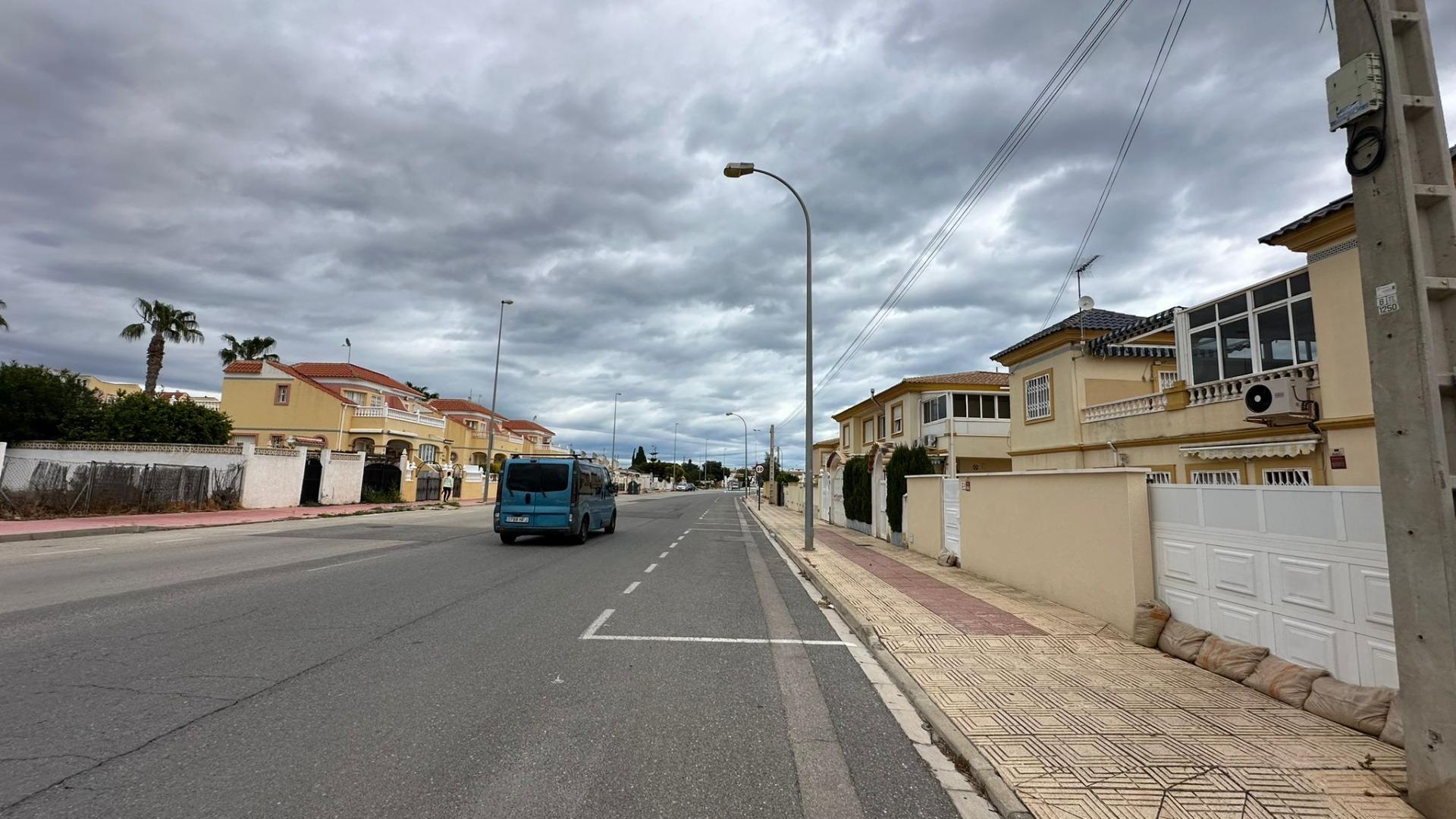 Dining area in bungalow for sale in Orihuela Costa