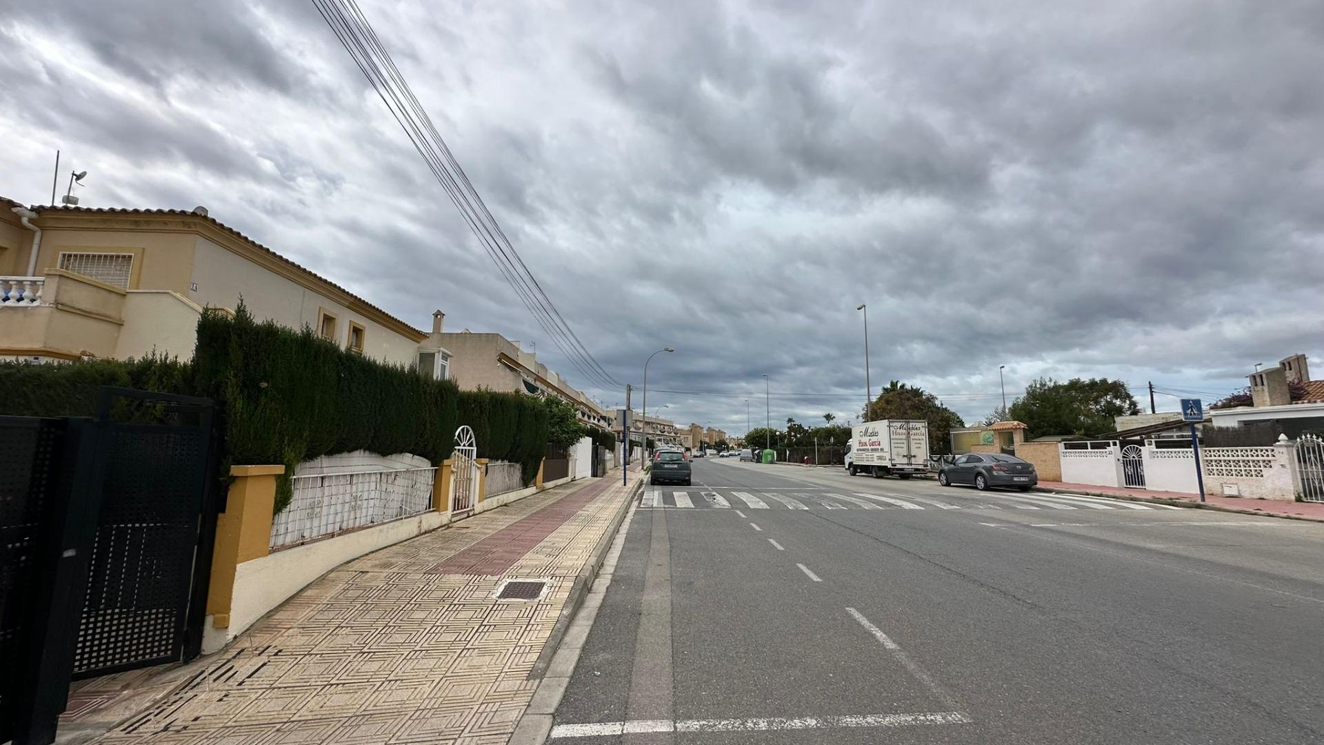 Bedroom in bungalow for sale in Orihuela Costa