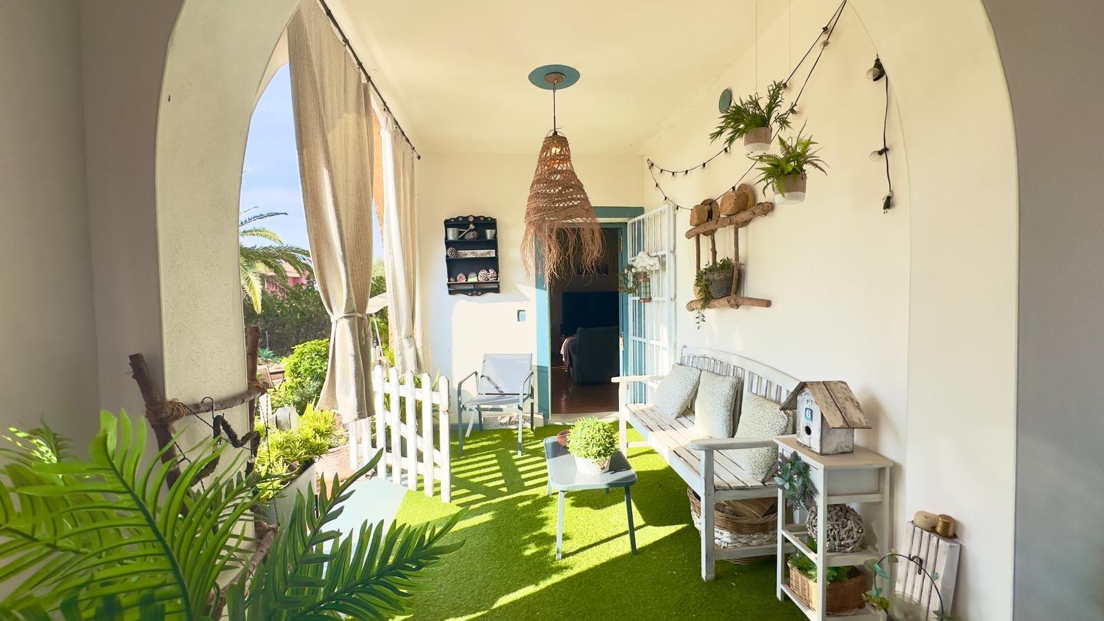 Pool area in villa for sale in Torrevieja