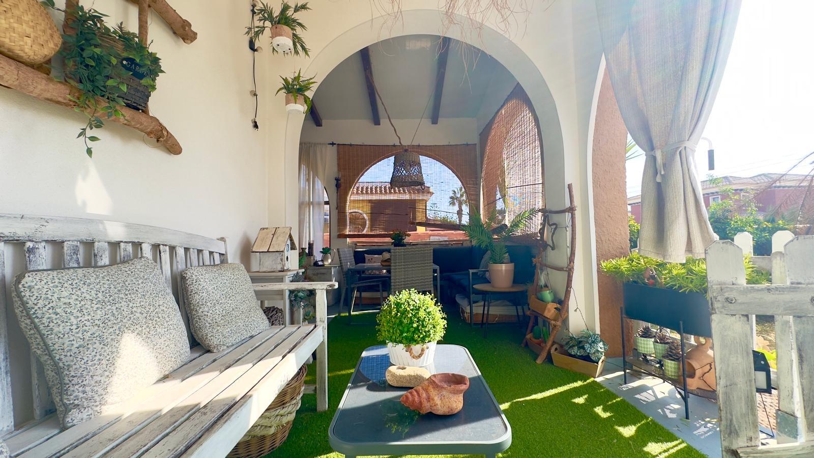 Garden in villa for sale in Torrevieja