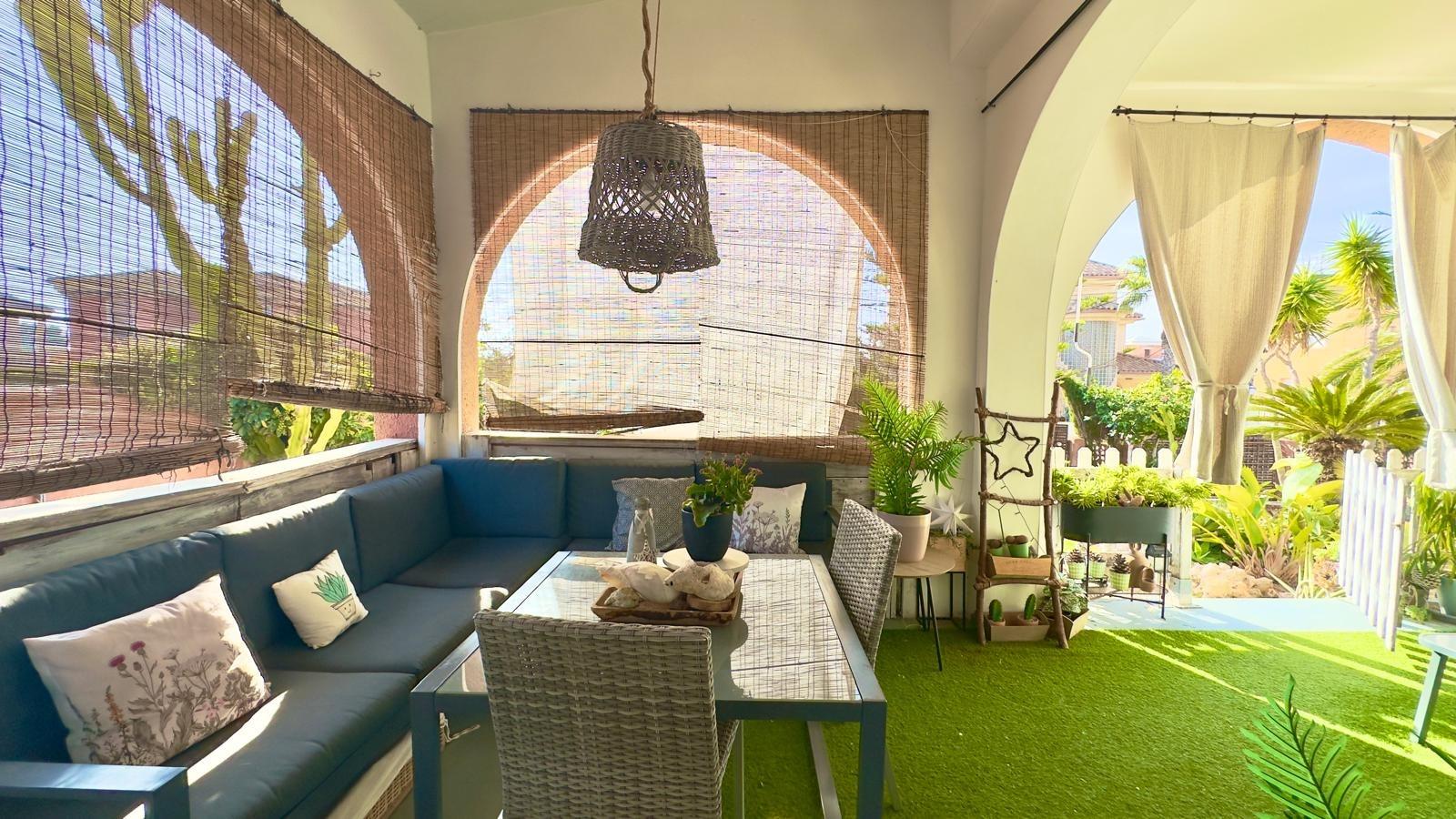 Dining area in villa for sale in Torrevieja