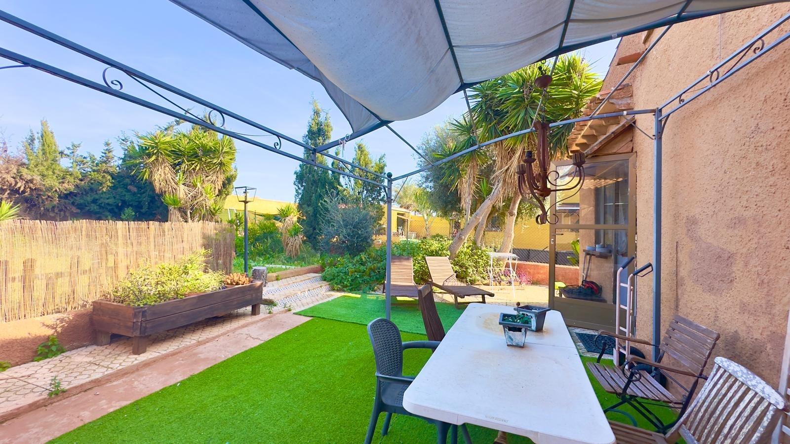 Master bedroom in villa for sale in Torrevieja