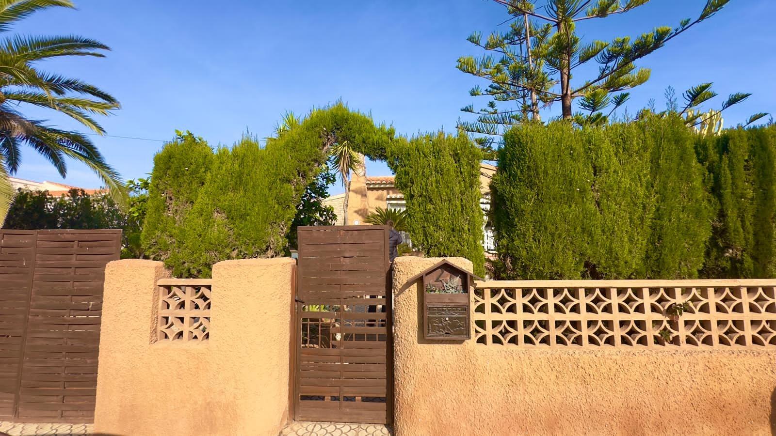 Bedroom in villa for sale in Torrevieja