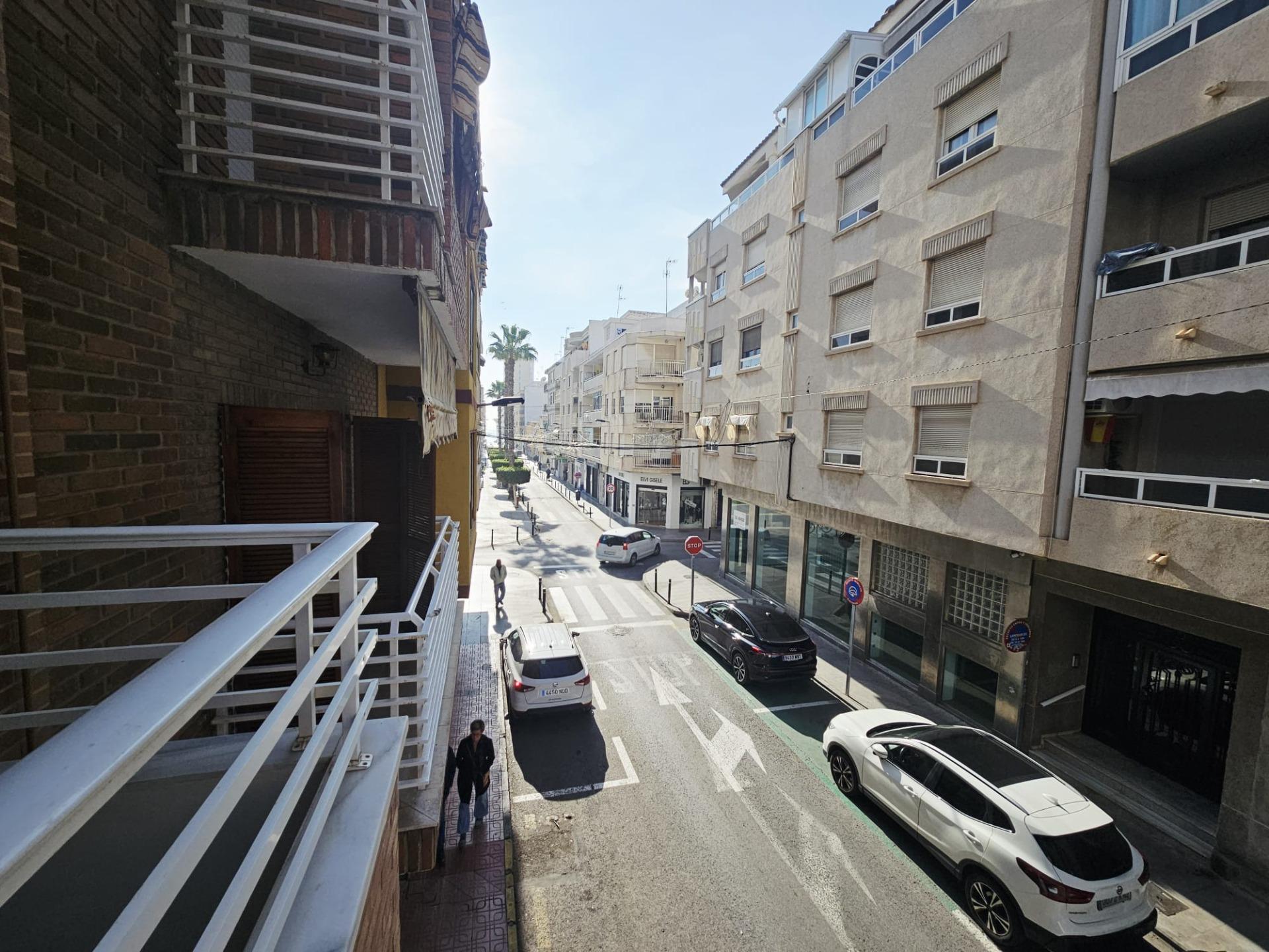 Bedroom in apartment for sale in Torrevieja