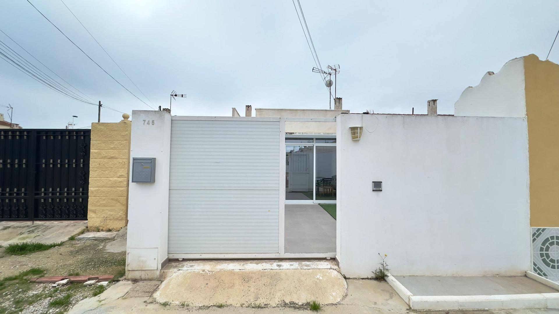 Pool area in bungalow for sale in Torrevieja