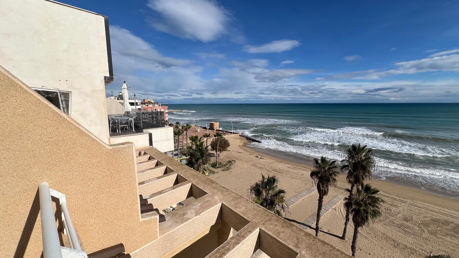 Dining area in penthouse for sale in Torrevieja