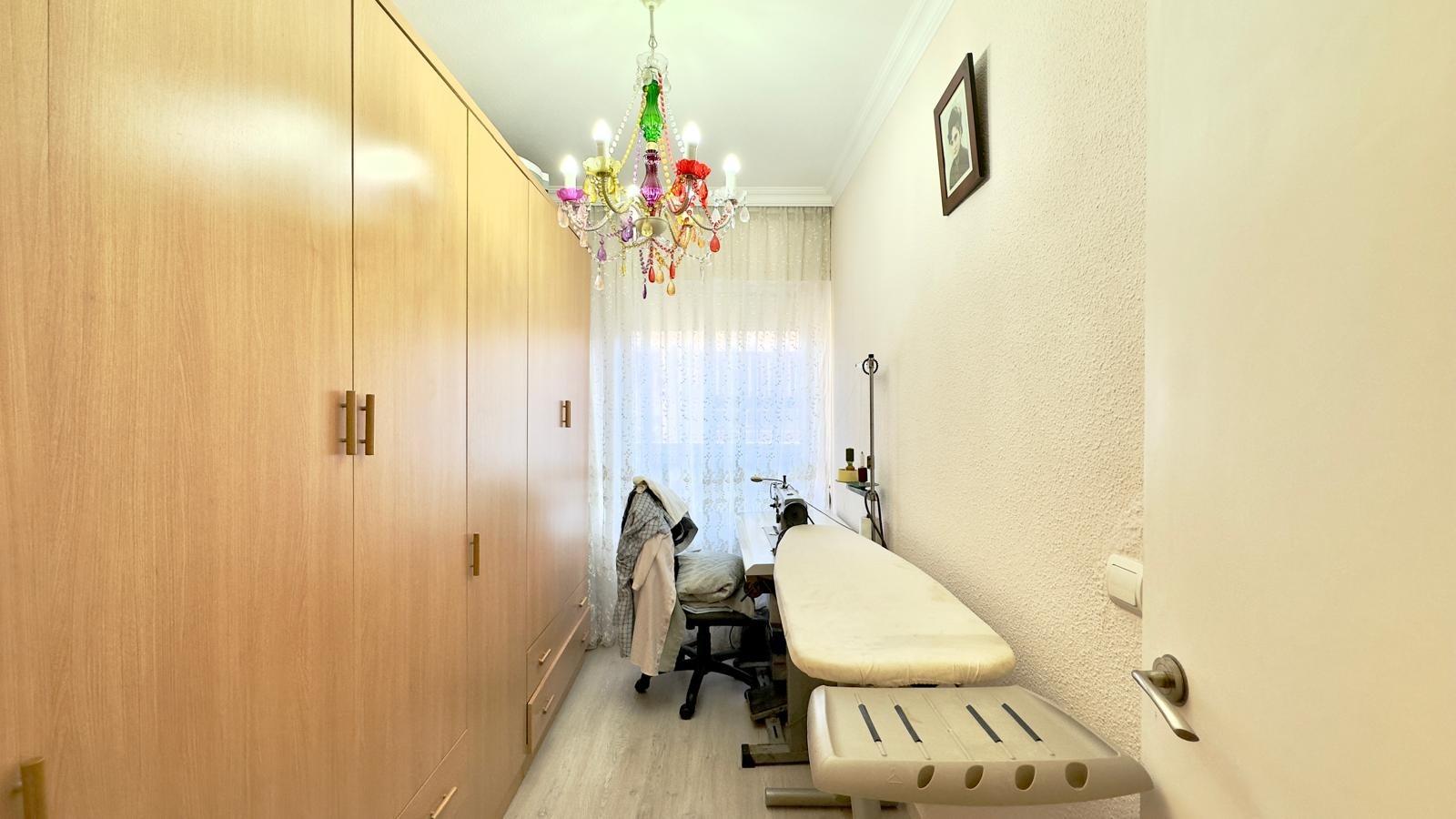 Master bedroom in apartment for sale in Torrevieja