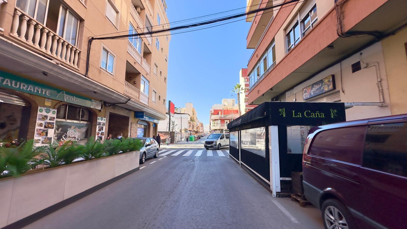 Terrace in apartment for sale in Torrevieja