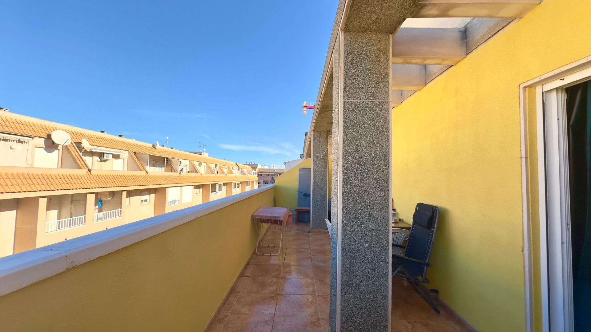 Garden in penthouse for sale in Torrevieja